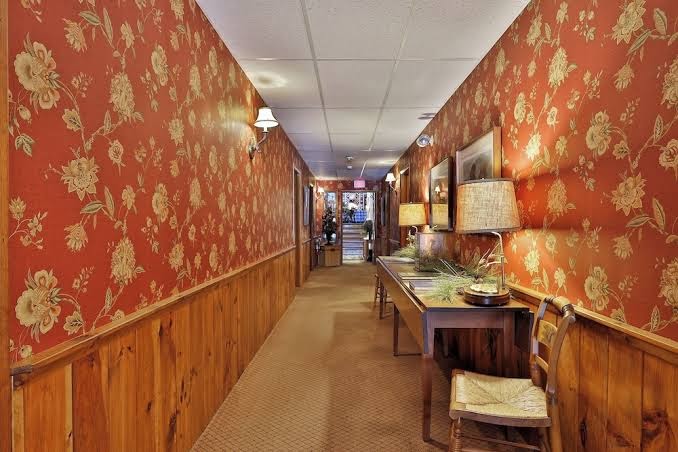 Greenbrier Inn photo 3