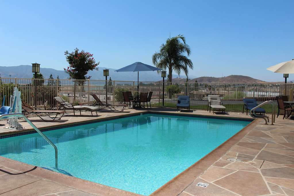 Best Western Plus Lake Elsinore Inn & Suites photo 3