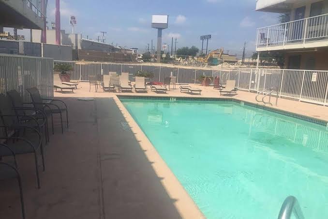 Travelodge by Wyndham San Antonio Lackland AFB photo 2