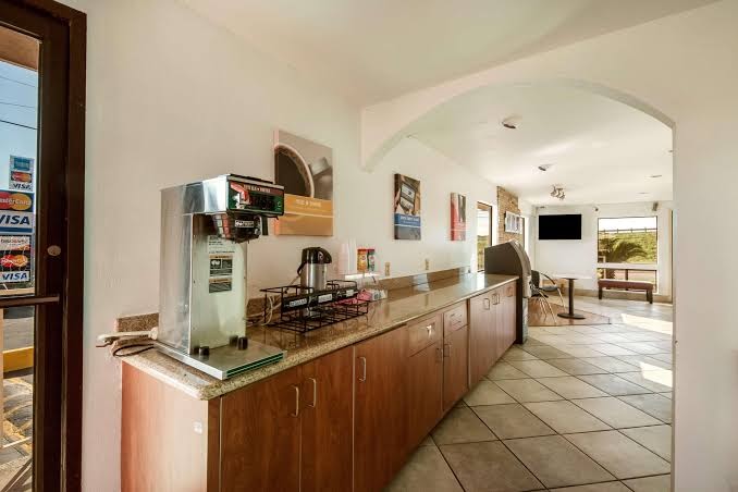Travelodge by Wyndham San Antonio Lackland AFB photo 3