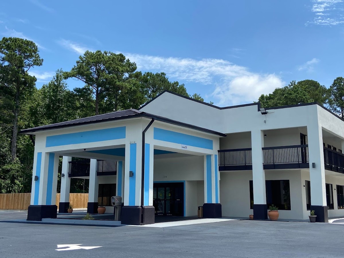 Speedway Inn & Suites