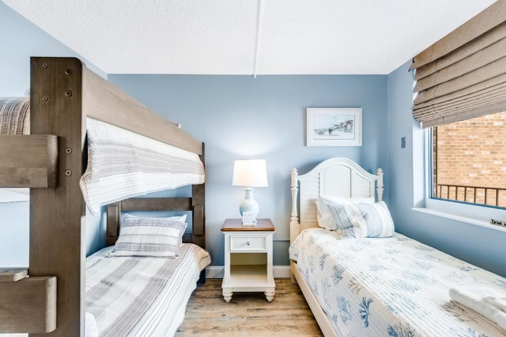 Surfside 84 photo 2