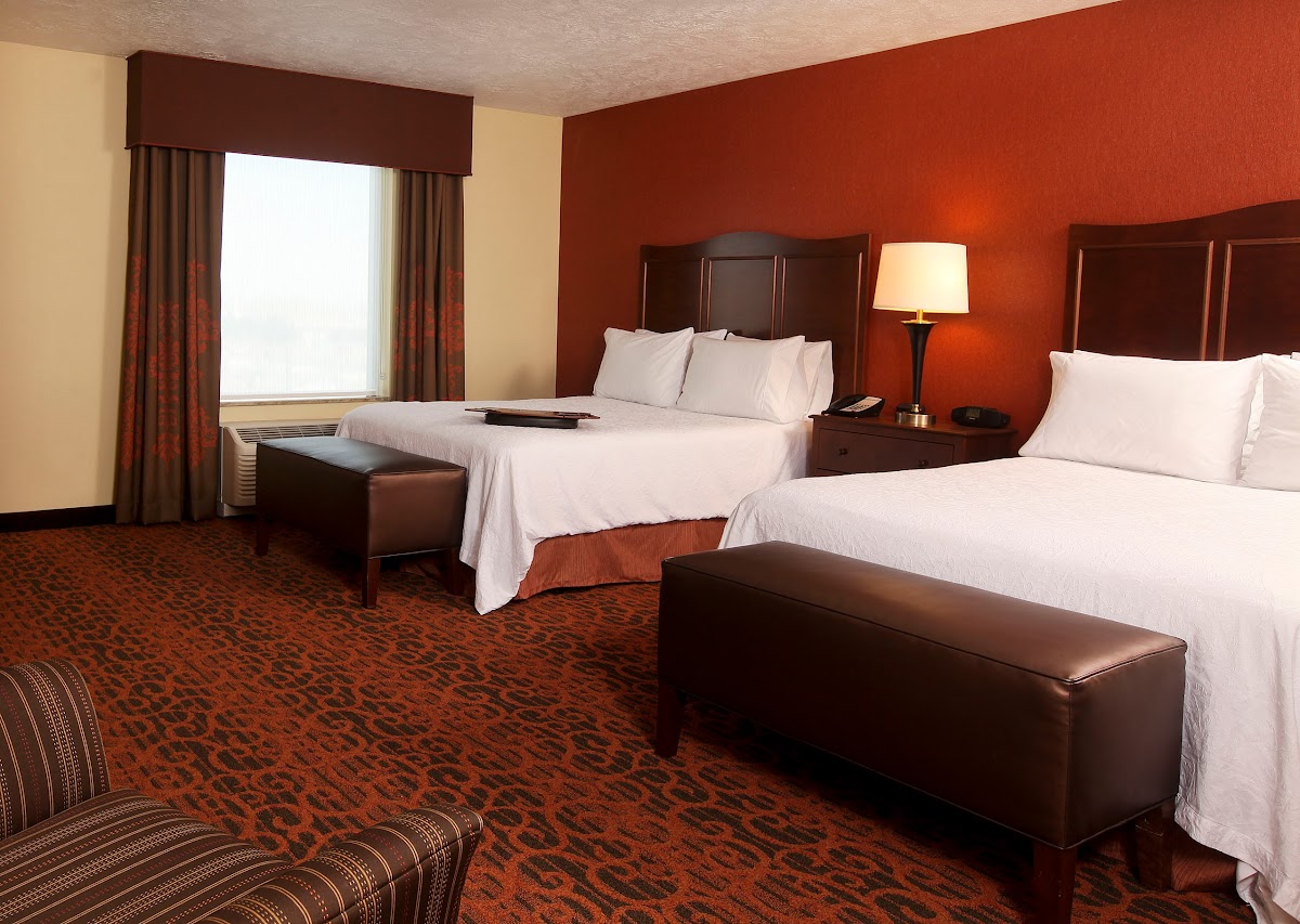 Hampton Inn & Suites Fargo Medical Center photo 2