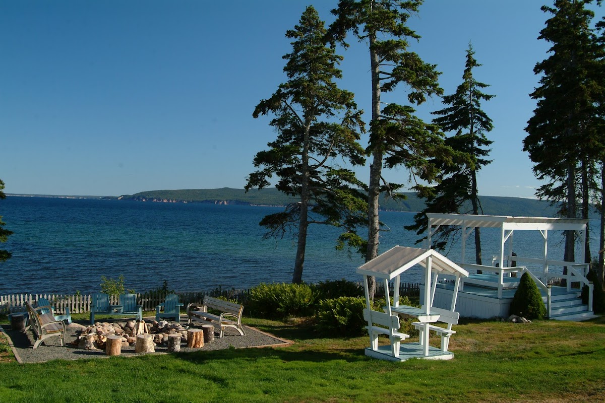 Sea Parrot Ocean View Manor/Resort/Cottages/Suites/Hotel