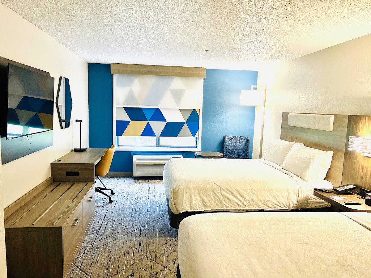 Holiday Inn Express Madison by IHG photo 2
