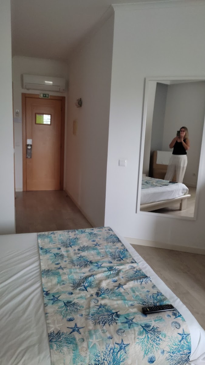 Room 8