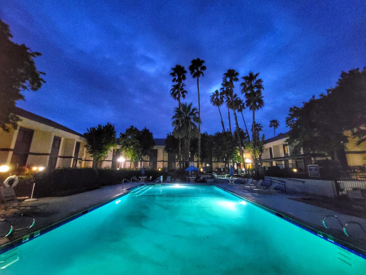 Four Points by Sheraton Bakersfield photo 3
