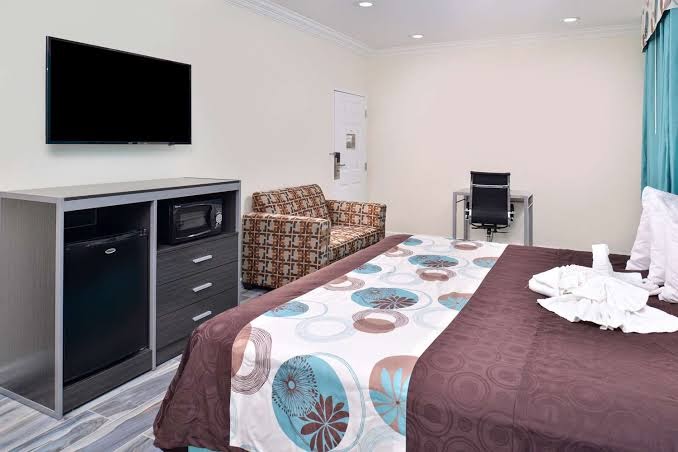 Americas Best Value Inn & Suites Houston at Hwy 6 & Westpark photo 2