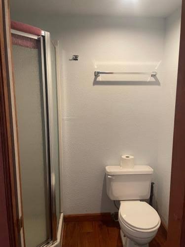 Brown Bear Saloon & Hotel photo 3