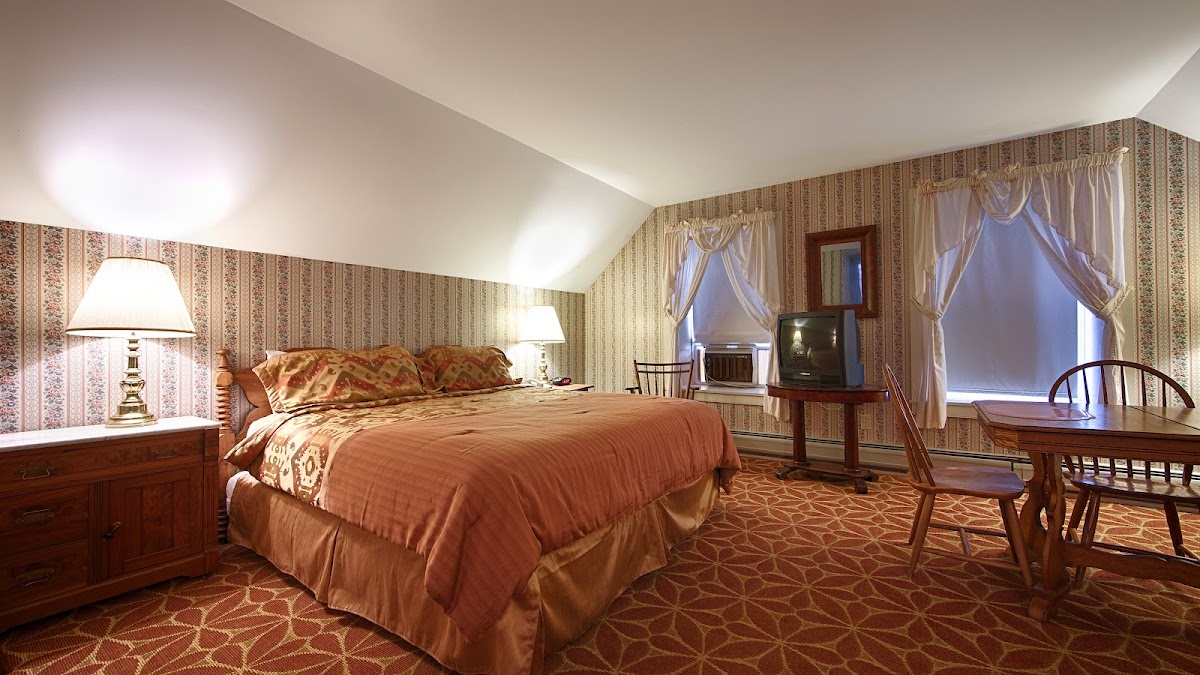 Ludlow Colonial Motel photo 2