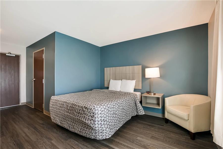 WoodSpring Suites Knoxville West photo 2