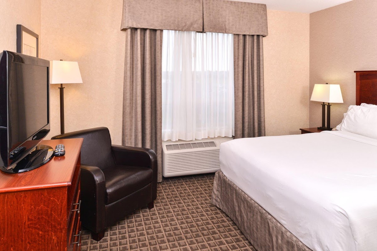 Holiday Inn Express & Suites Edmonton North by IHG photo 2