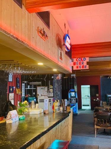 Manitou Motor Inn photo 3
