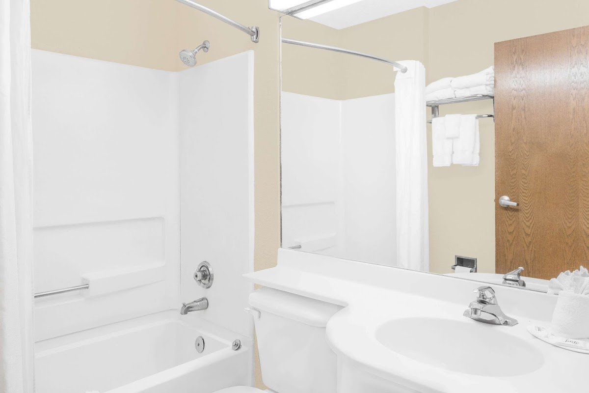 Microtel Inn & Suites by Wyndham Franklin photo 3