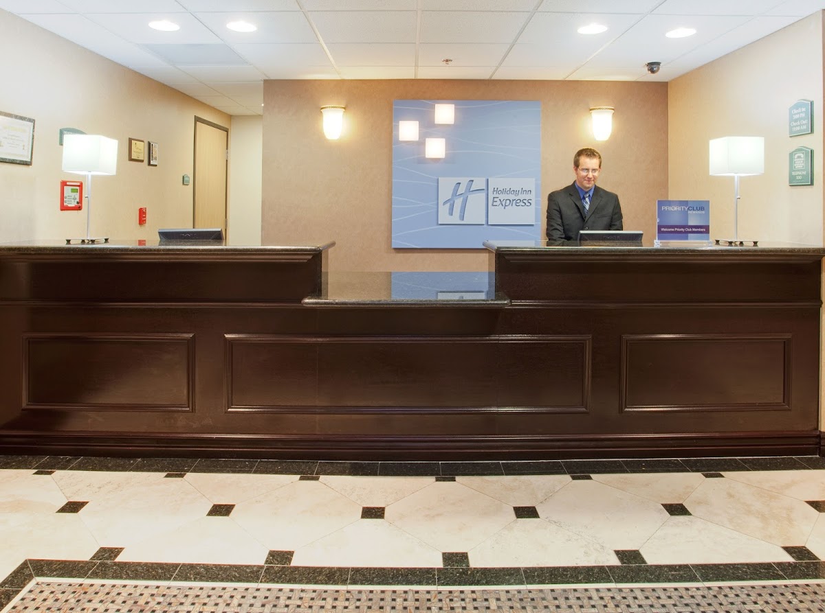 Holiday Inn Express & Suites Roseville - Galleria Area by IHG photo 3
