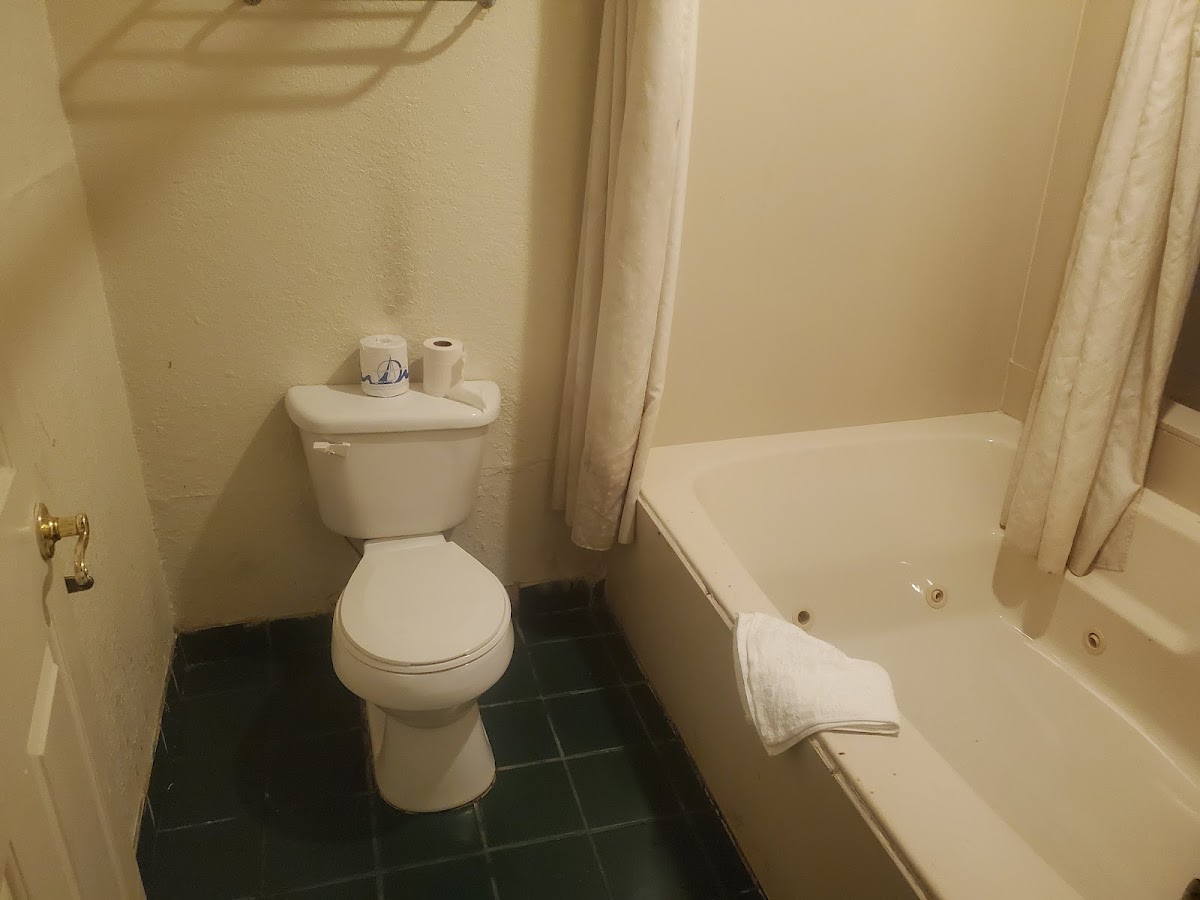 A Victory Inn & Suites photo 2