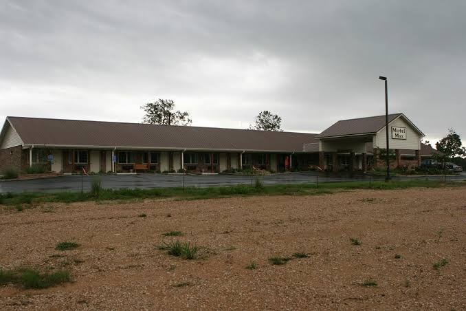 Motel Max LLC