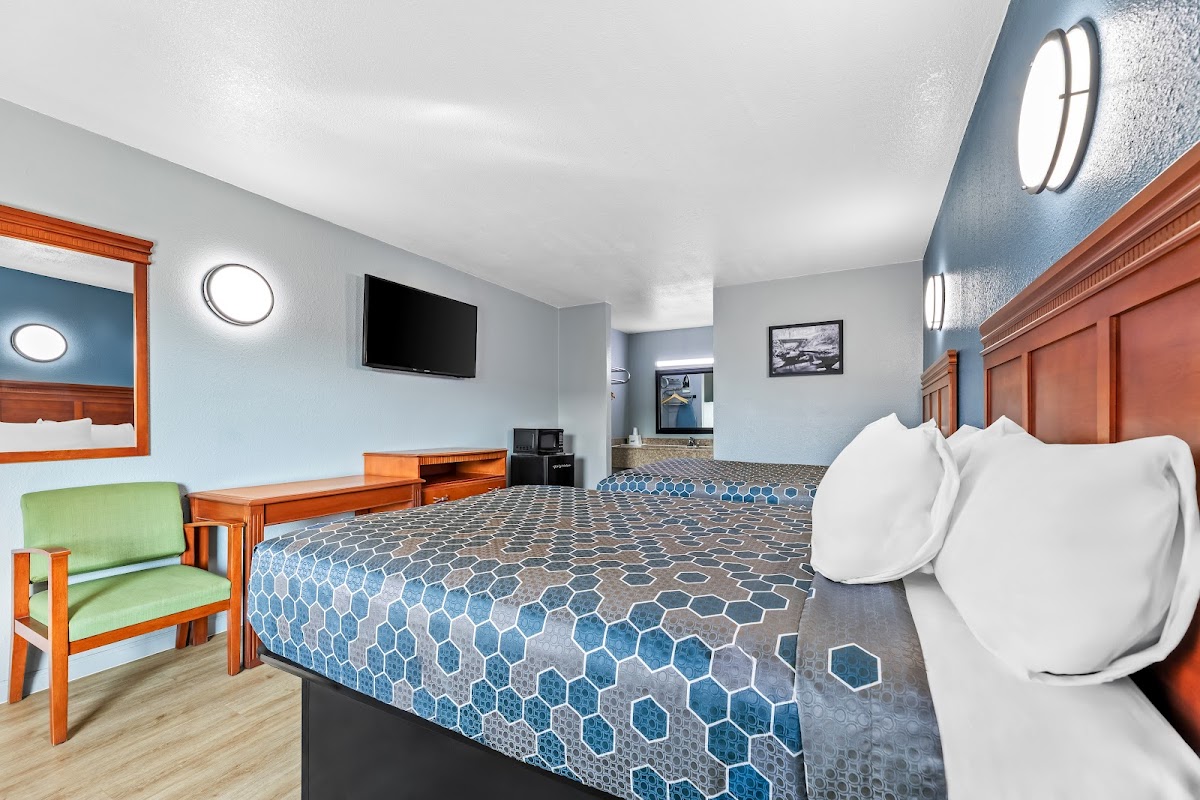 Americas Best Value Inn Indianola photo 2