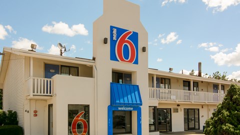 Motel 6 Leominster, MA