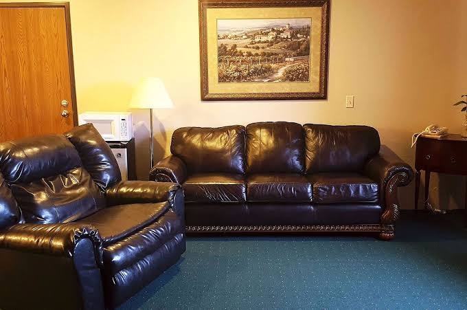 Cassville Four Seasons Inn & Suites photo 3