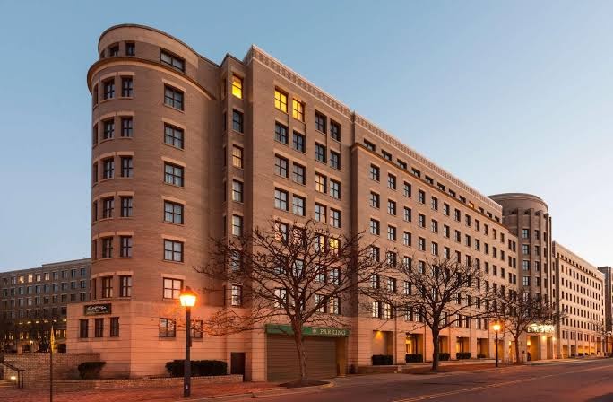 Embassy Suites by Hilton Alexandria Old Town photo 2