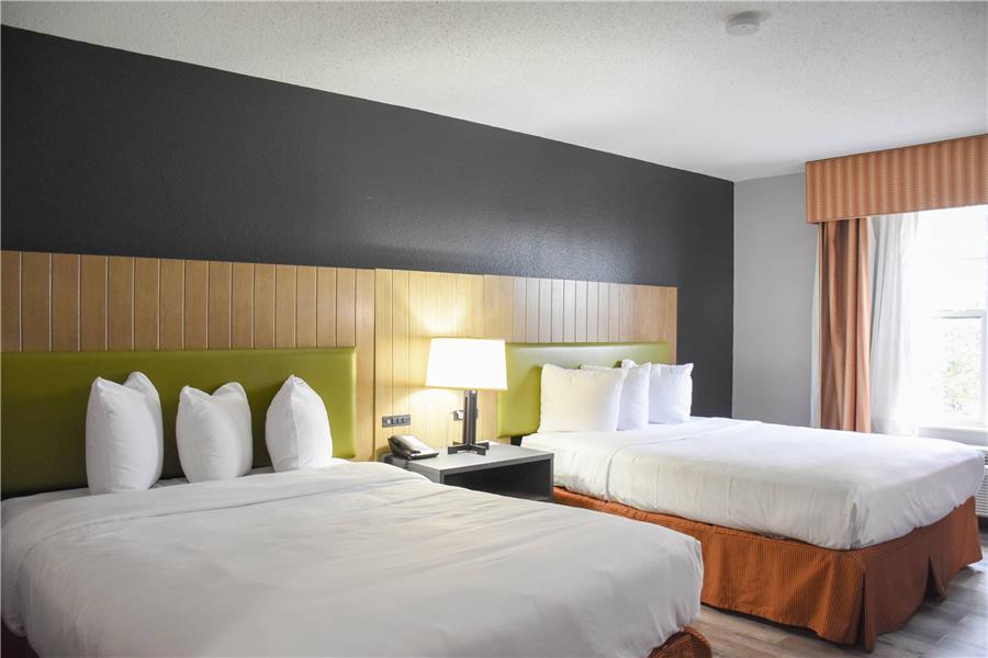 Country Inn & Suites by Radisson, Bloomington-Normal West, IL photo 2
