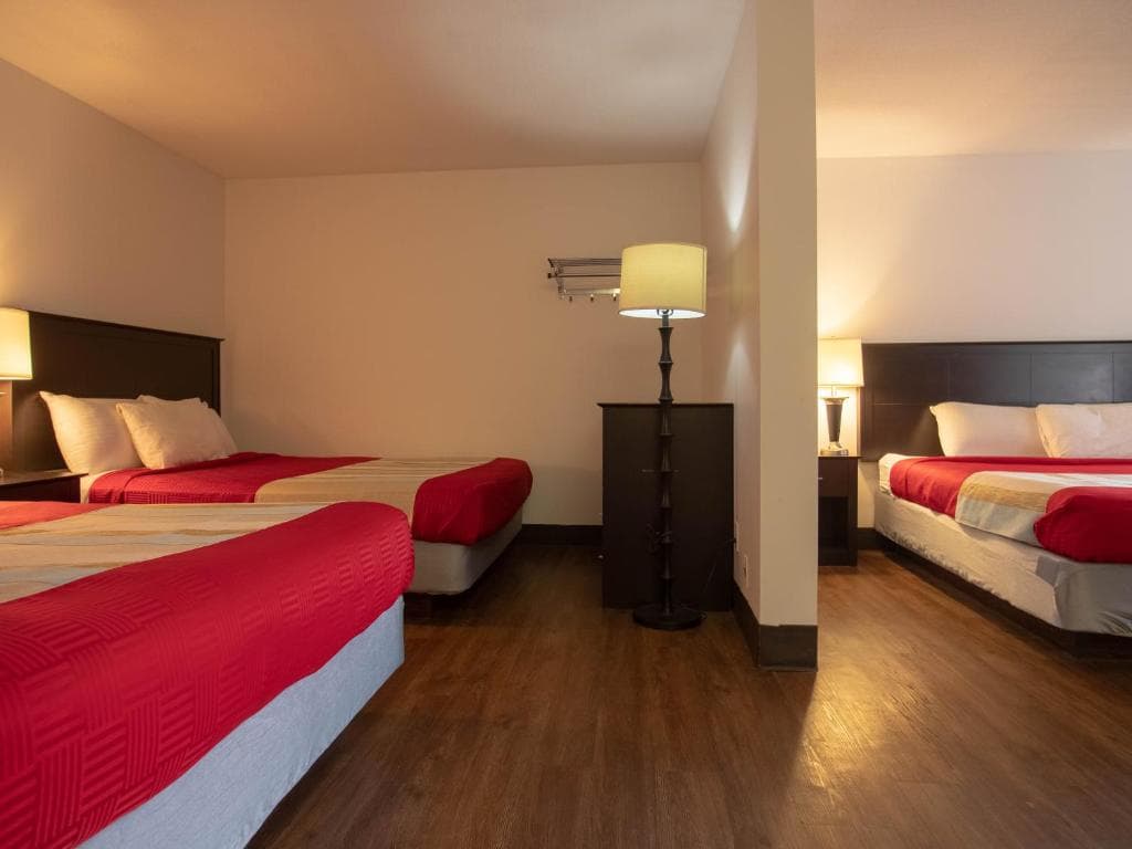Best Budget Inn and Suites photo 2