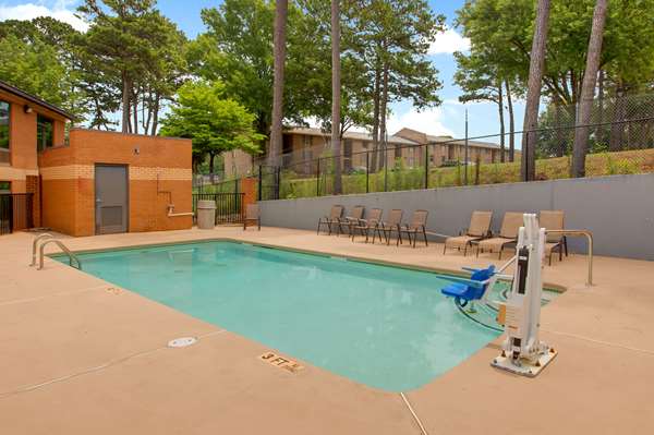 Clarion Pointe Atlanta Airport College Park photo 3