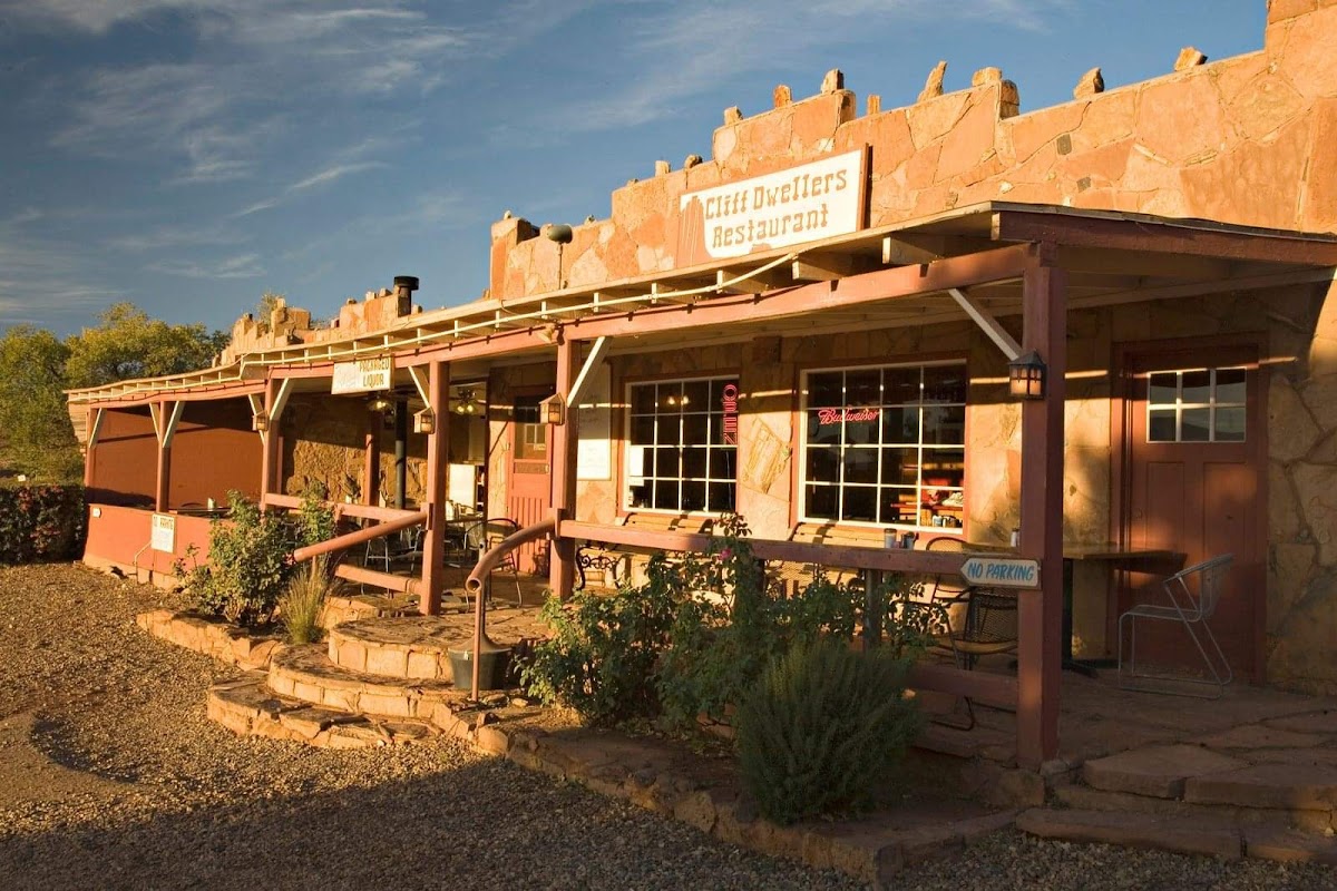 Cliff Dwellers Lodge