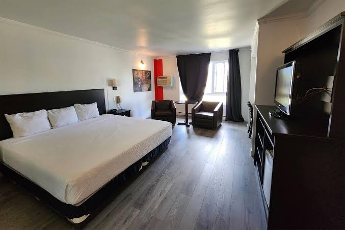 Ramada Laval by Wyndham photo 2