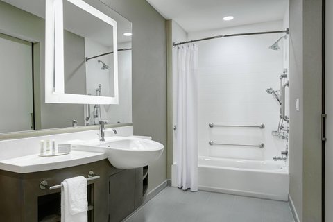 SpringHill Suites by Marriott Milwaukee Downtown photo 3