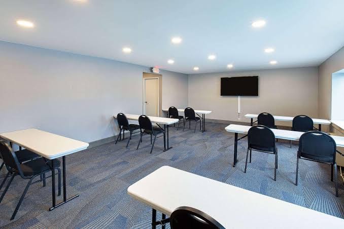 La Quinta Inn & Suites by Wyndham Nashville Airport photo 3