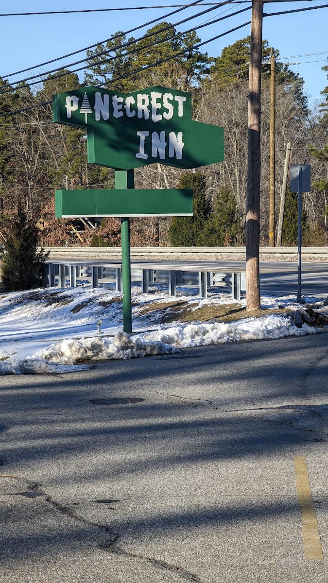 Pine Crest Inn