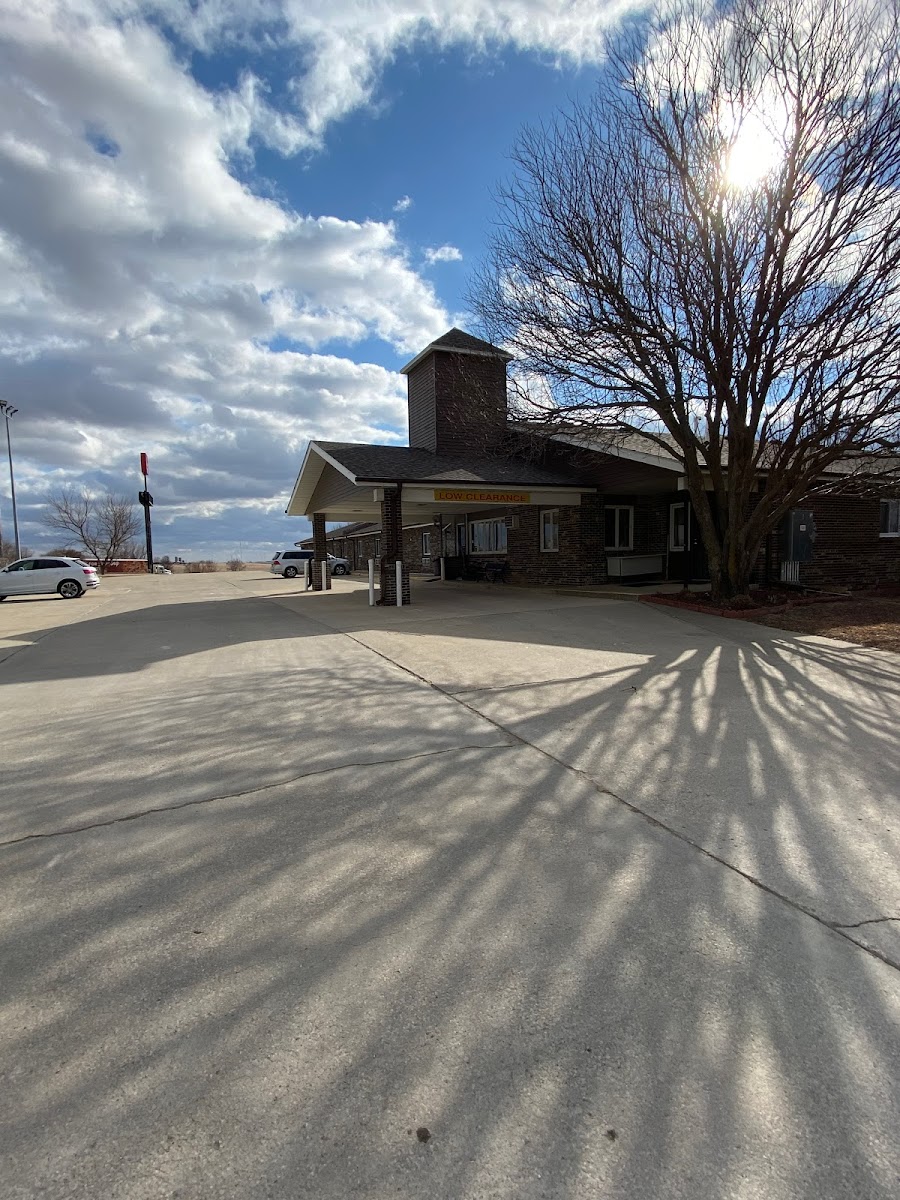 Relax Inn and Suites photo 3
