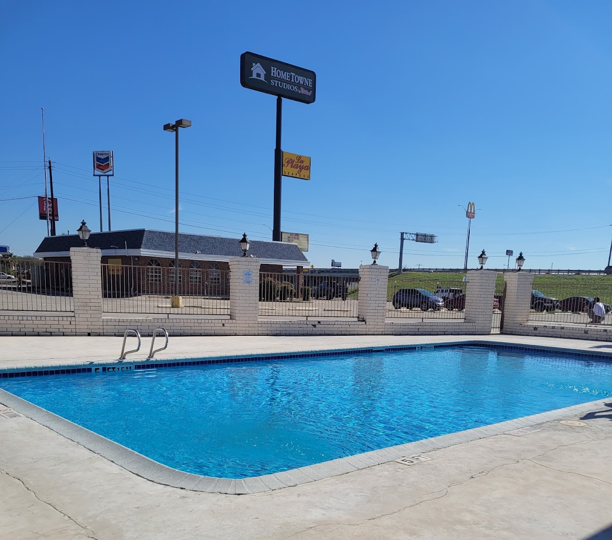 HomeTowne Studios San Antonio E - Frost Bank Center photo 3