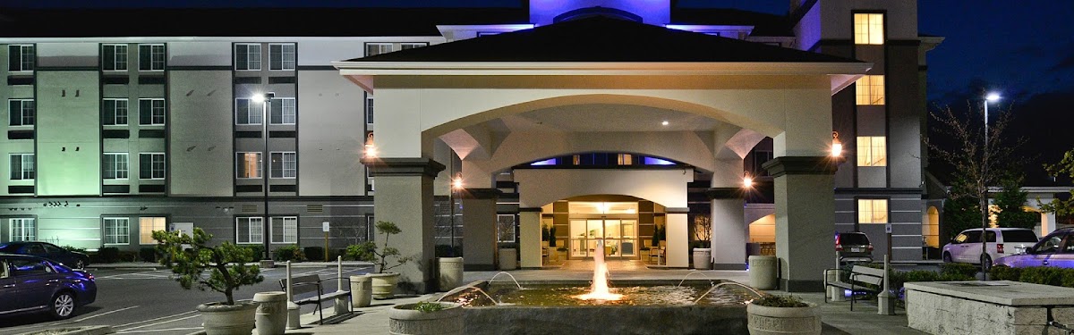 Holiday Inn Express & Suites Tacoma South - Lakewood by IHG