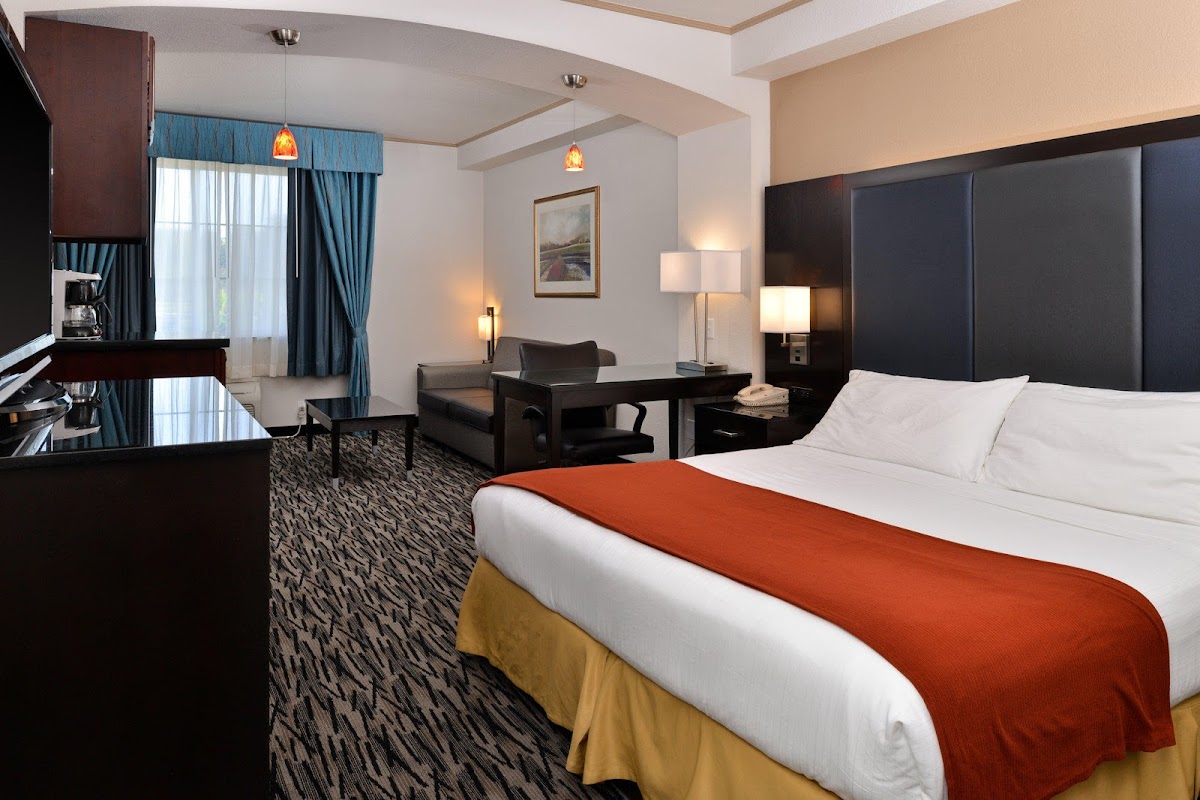 Holiday Inn Express & Suites Tacoma South - Lakewood by IHG photo 2