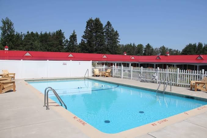 Mackinac Lake Trail Motel photo 3