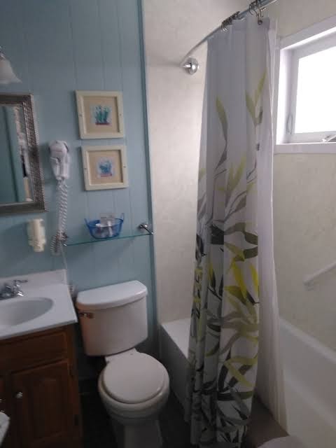 Mid-Way Lodging photo 3