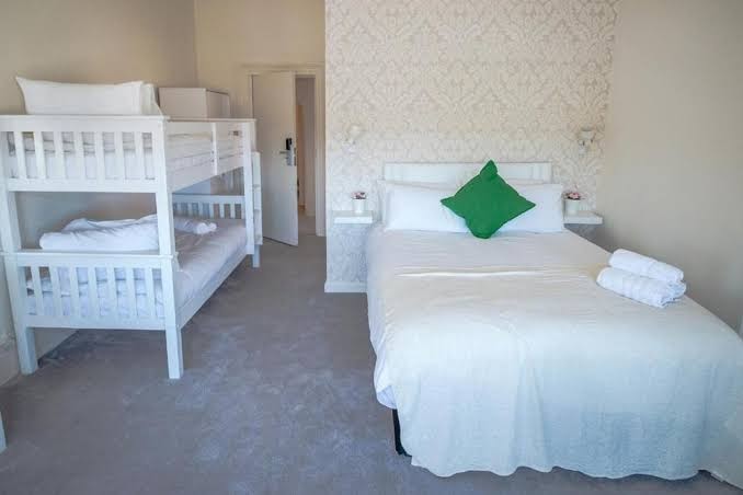 Mount Rooms Hotel photo 2