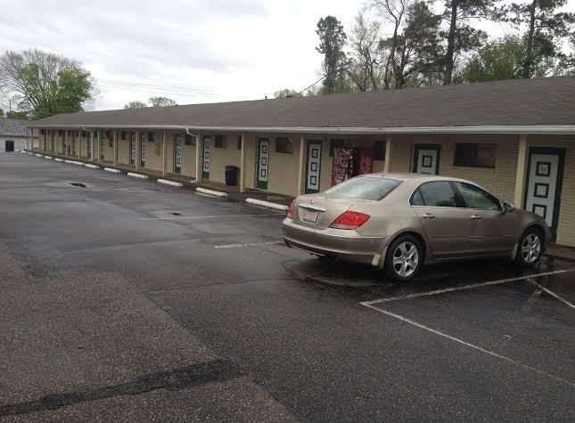 Chek Inn Motel