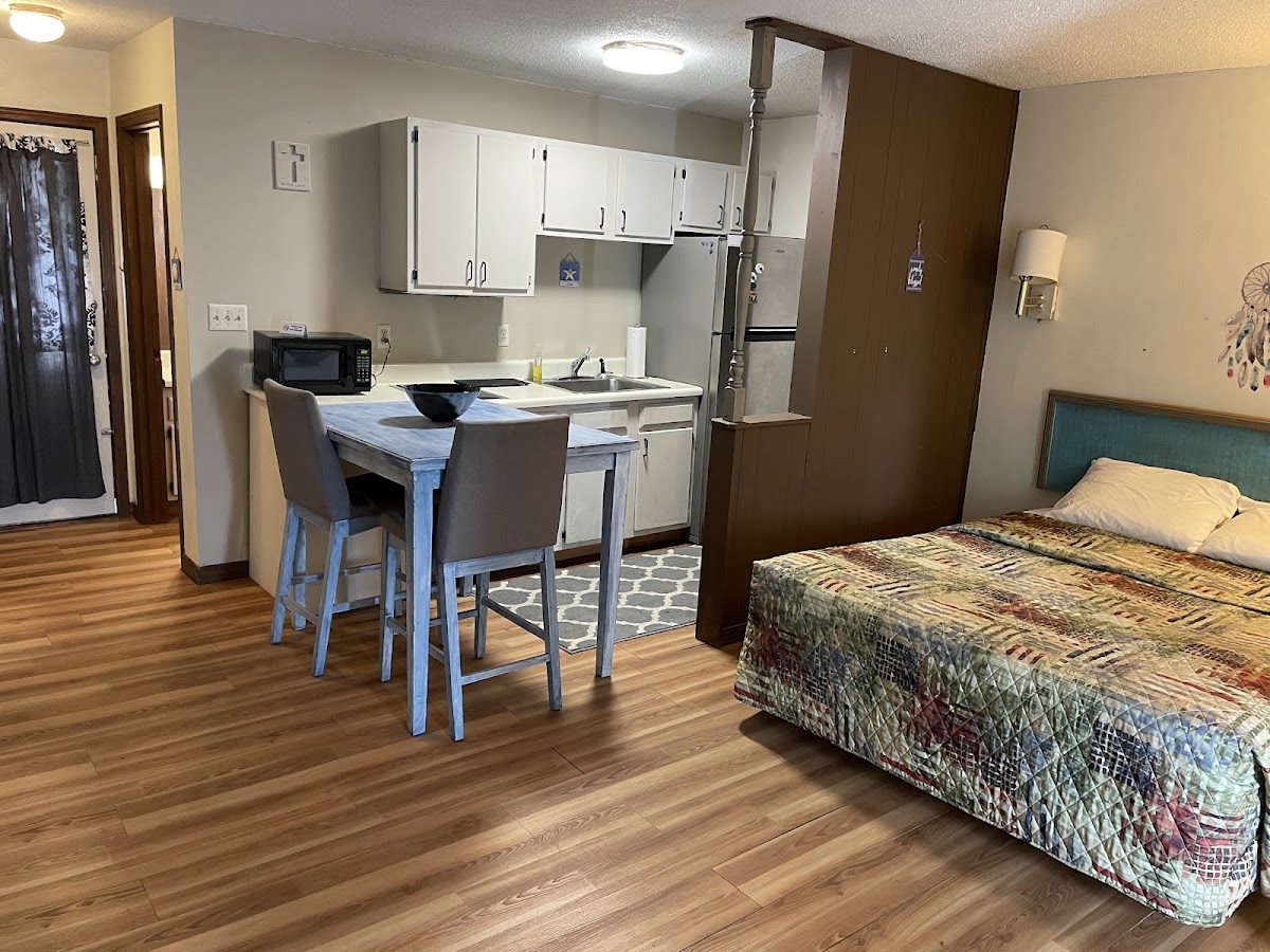 Civic Inn photo 2