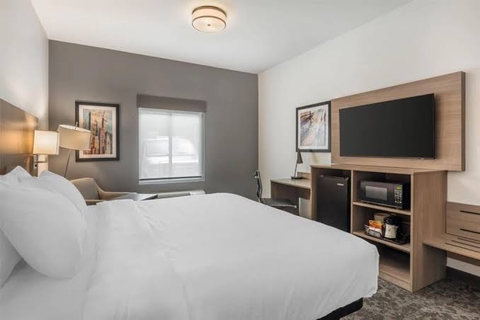 Country Inn & Suites by Radisson, Clinton, IA photo 3