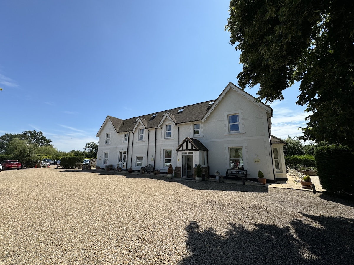Hookwood Lodge Gatwick