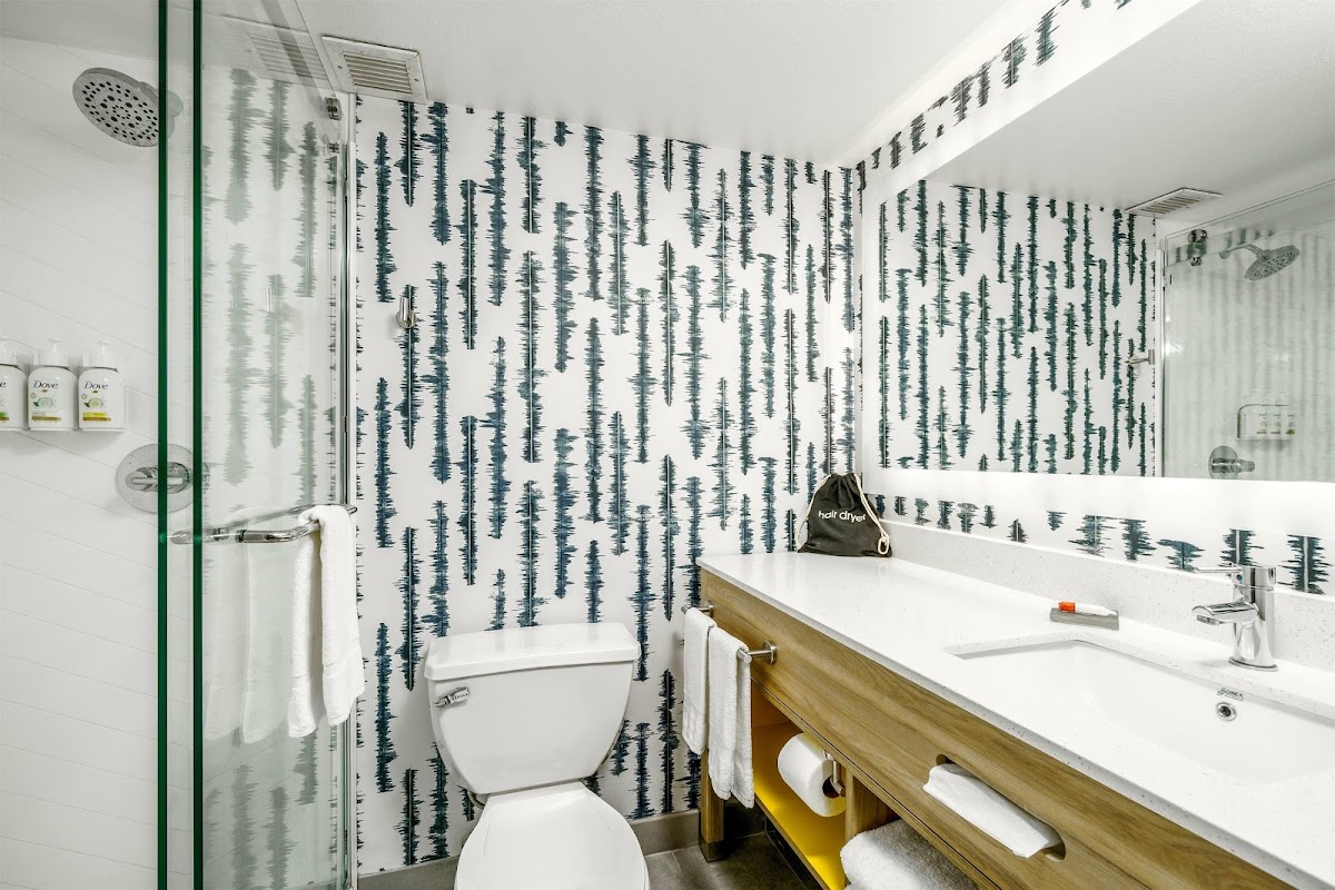La Quinta Inn & Suites by Wyndham Lexington Park - Patuxent photo 3