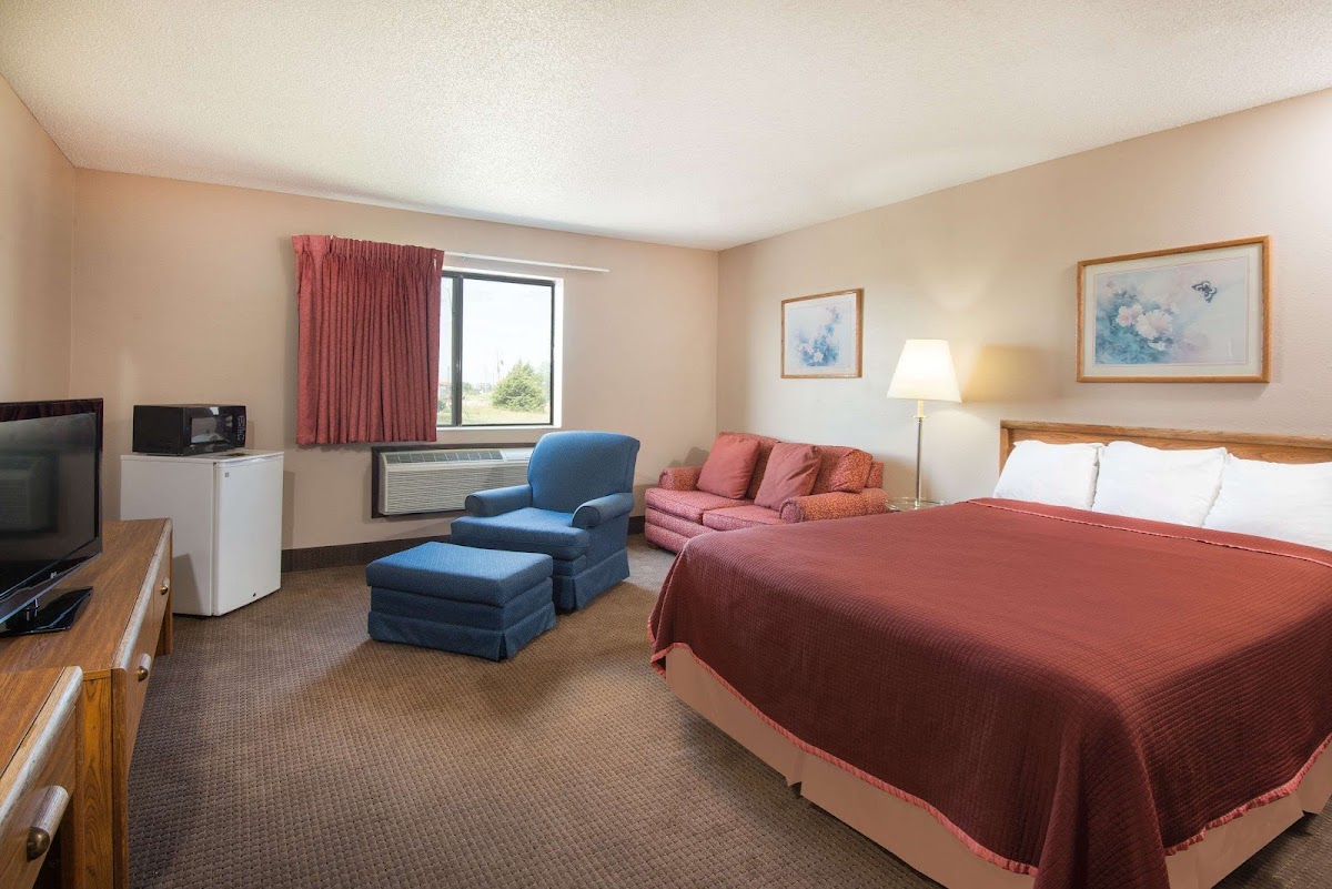 Super 8 by Wyndham Abilene KS photo 2