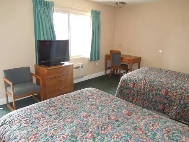 Room 8