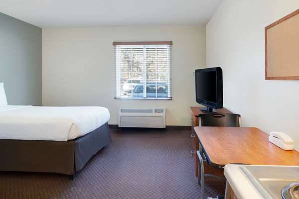 WoodSpring Suites Baton Rouge East I-12 photo 2
