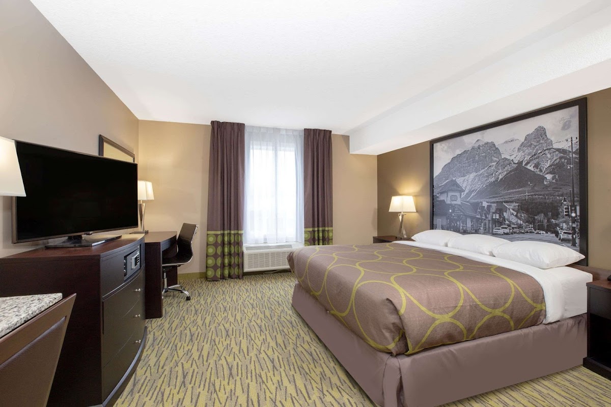 Super 8 by Wyndham Canmore photo 2