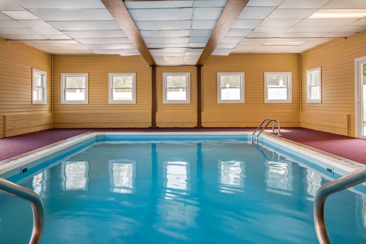Ramada by Wyndham Groton photo 3